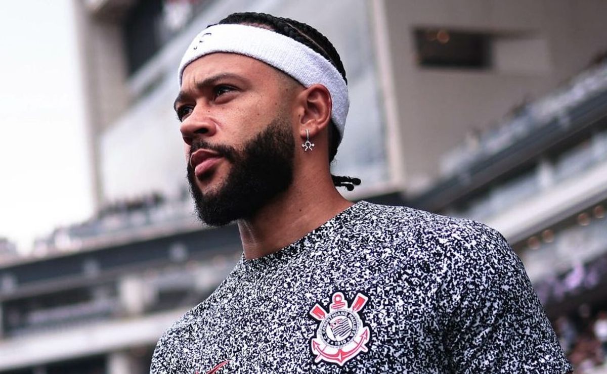 Memphis Depay pode ajudar Corinthians a convencer Sérgio Ramos e Wijnaldum