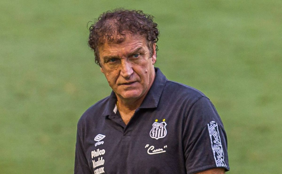 Cuca volta atrás, decide ser o novo treinador do Santos e negócio com Pedro Caixinha pode melar