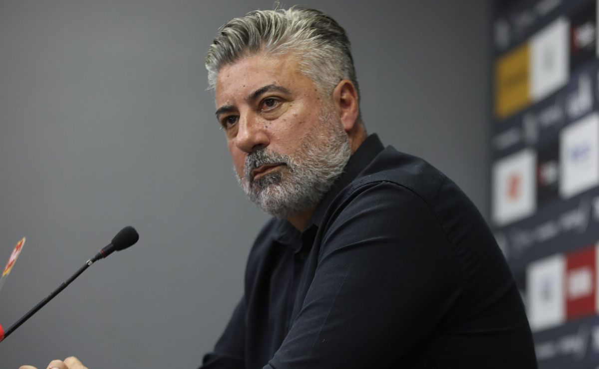 Alexandre Gallo revela lucro absurdo e Santos bate antigo recorde no Brasil: “Maior do...”