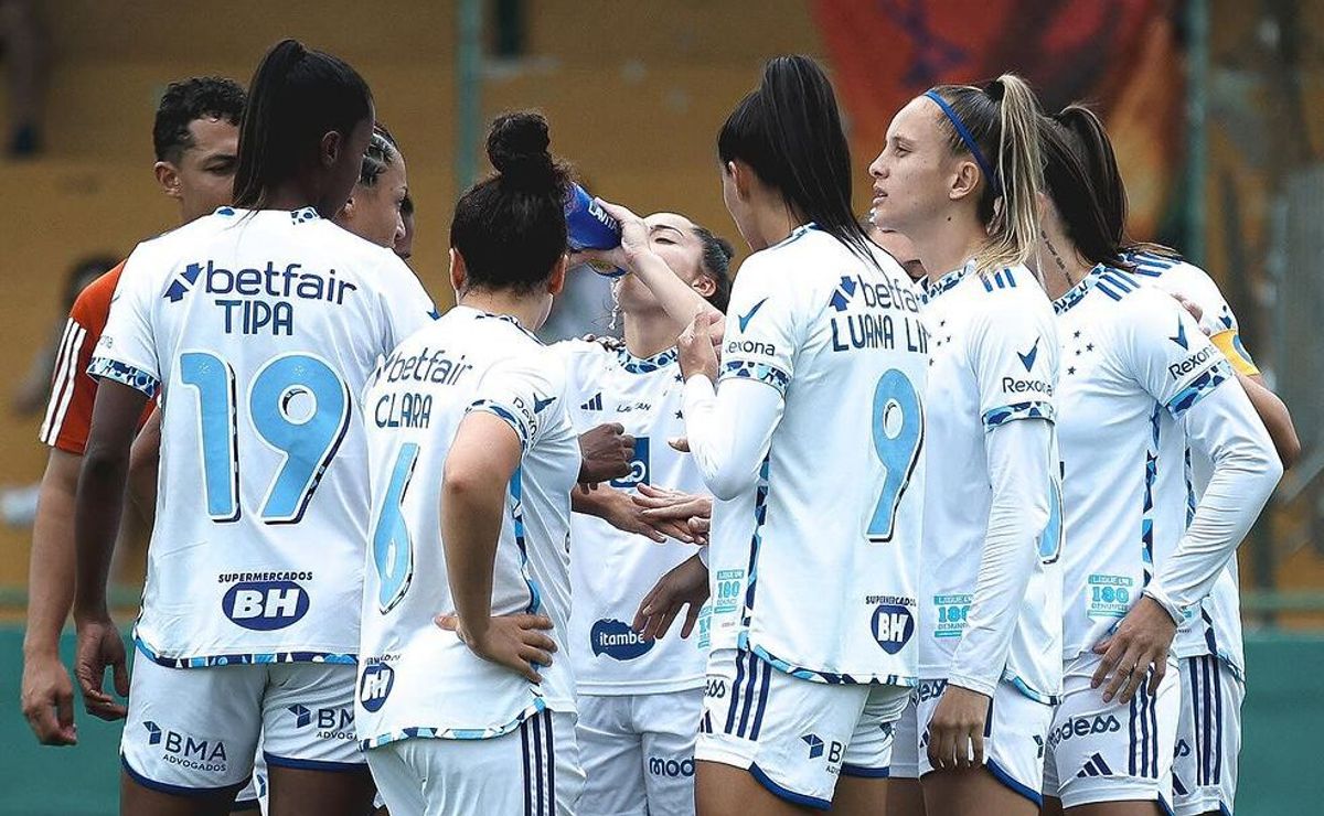 Cruzeiro atropela Nacional-VRB e avança à final do Mineiro Feminino com show de Byanca Brasil