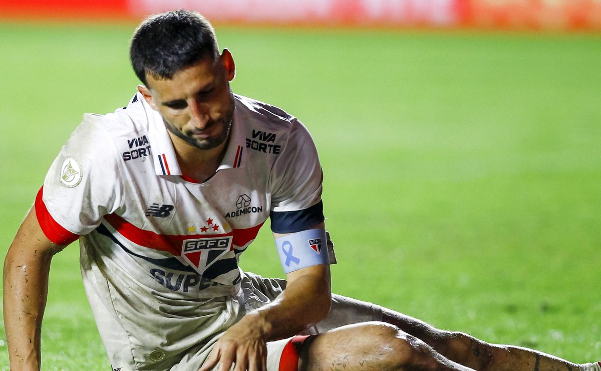 São Paulo comunica situação física de Calleri e desgaste muscular preocupa Zubeldía