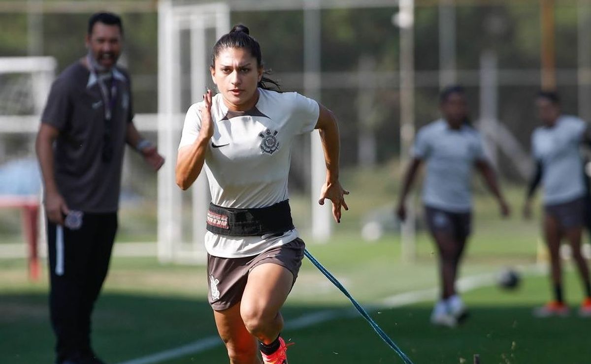 Auxiliar técnico do Corinthians Feminino aprova temporada, mas torcida quer mais do clube