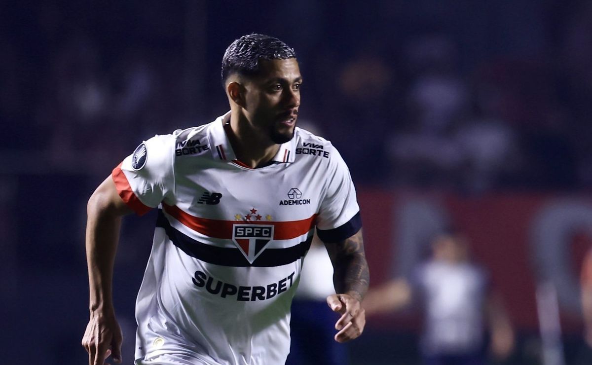 Wellington Rato não aparece no CT da Barra Funda e pode ser desfalque contra o RB Bragantino