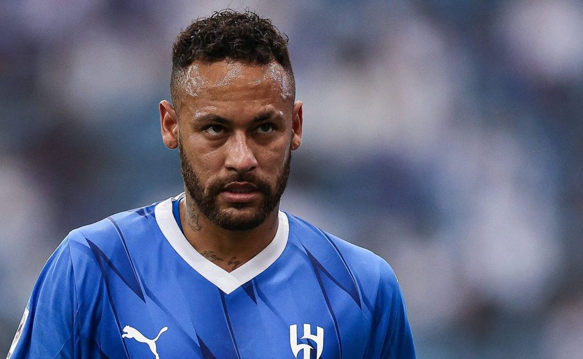 Santos aguarda definição do futuro de Neymar no Al-Hilal e cancela reunião com estafe