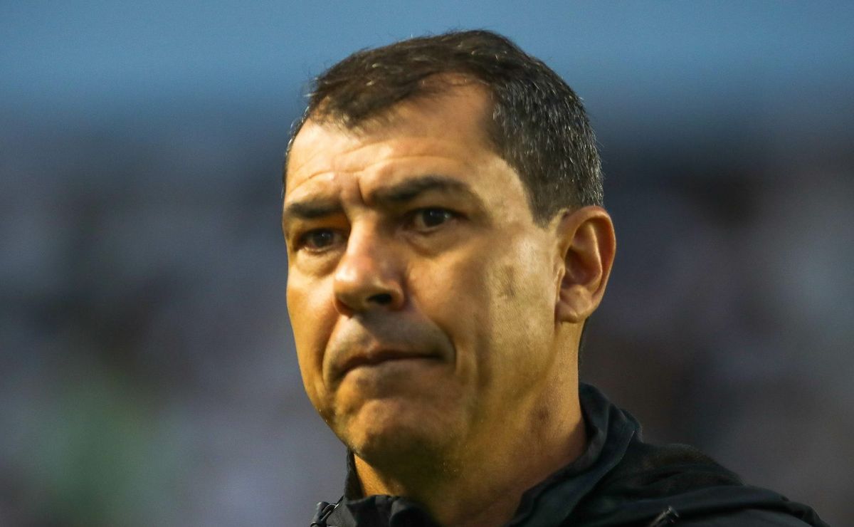 Carille é demitido pelo Santos e Marcelo Teixeira vai fazer proposta para técnico português