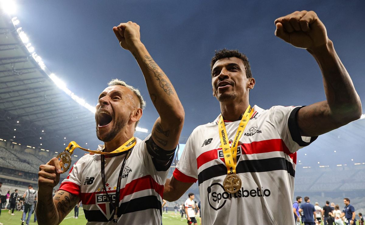 Casares revela que não iniciou conversas com Luiz Gustavo e Rafinha sobre renovações no São Paulo