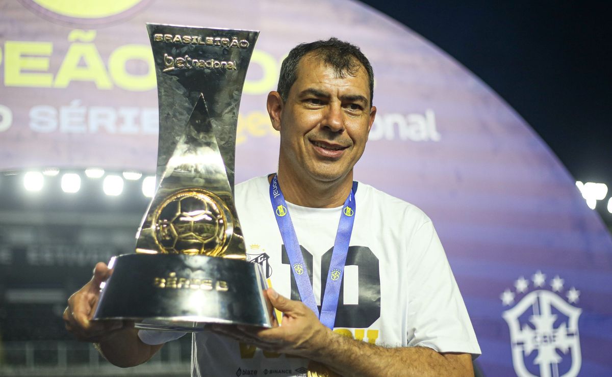 Fábio Carille exige multa e demissão no Santos de Marcelo Teixeira ganha desfecho