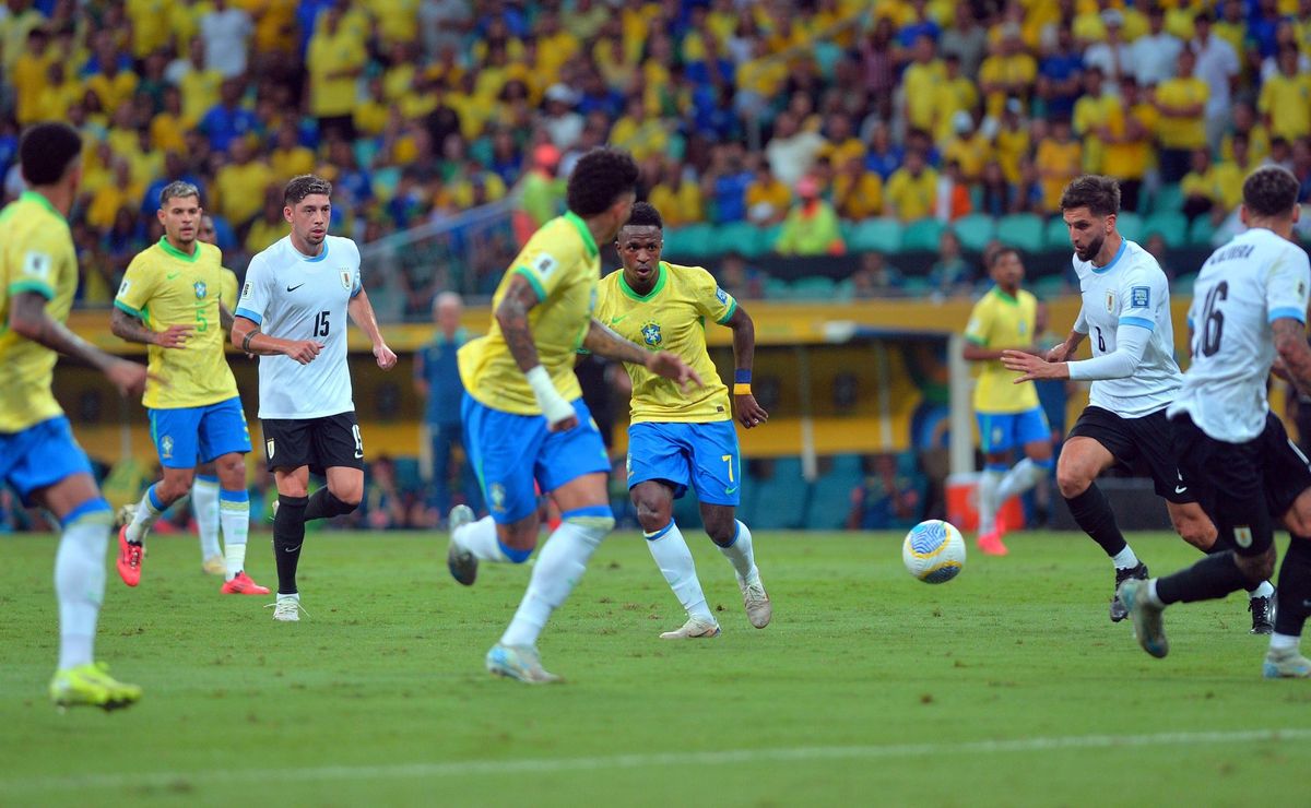 Brasil empata com o Uruguai e termina o ano na quinta posição nas Eliminatórias