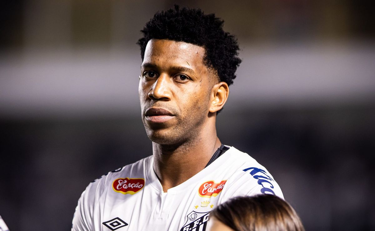 Marcelo Teixeira muda de ideia e Gil deve deixar o Santos com mais 29 jogadores