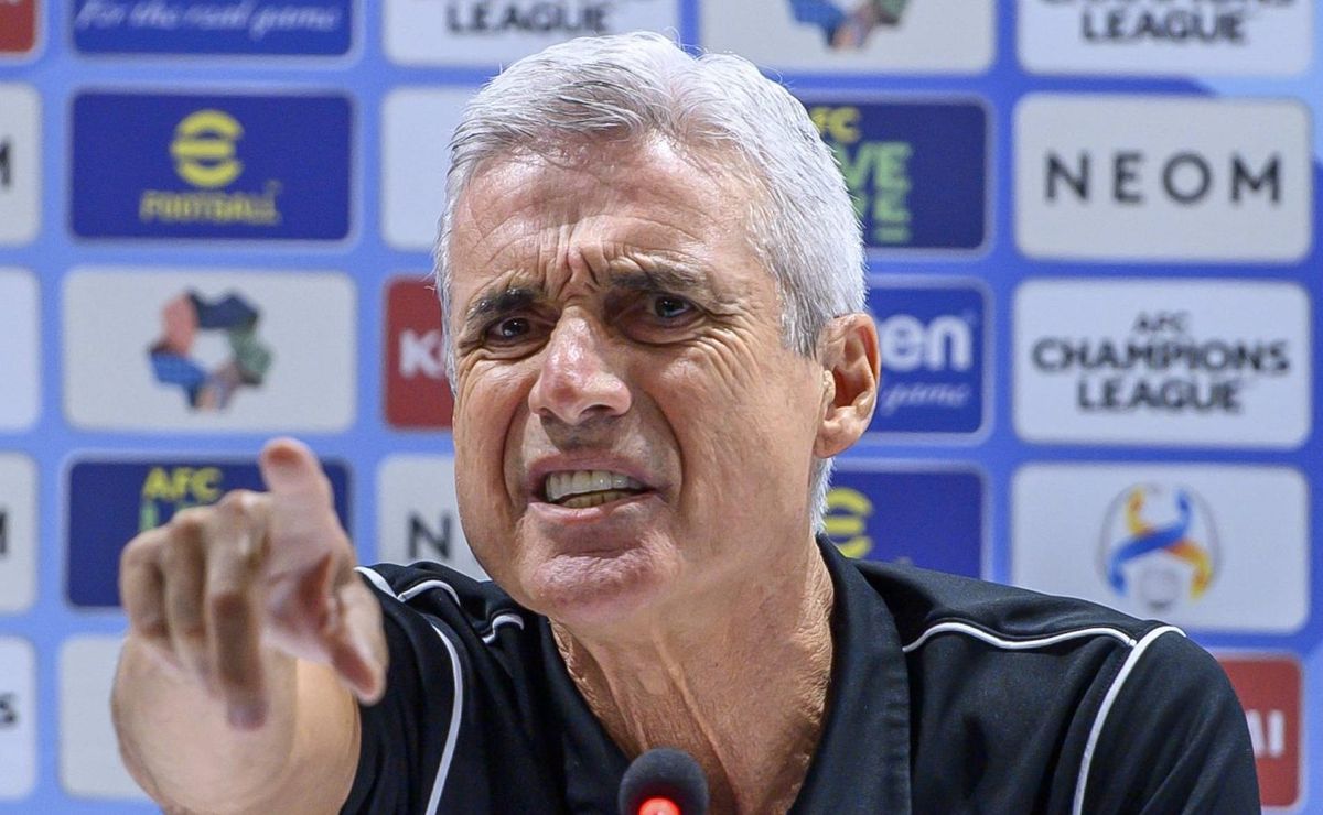 Luís Castro aceita treinar o Santos e faz 2 pedidos para acordo ser fechado na Vila