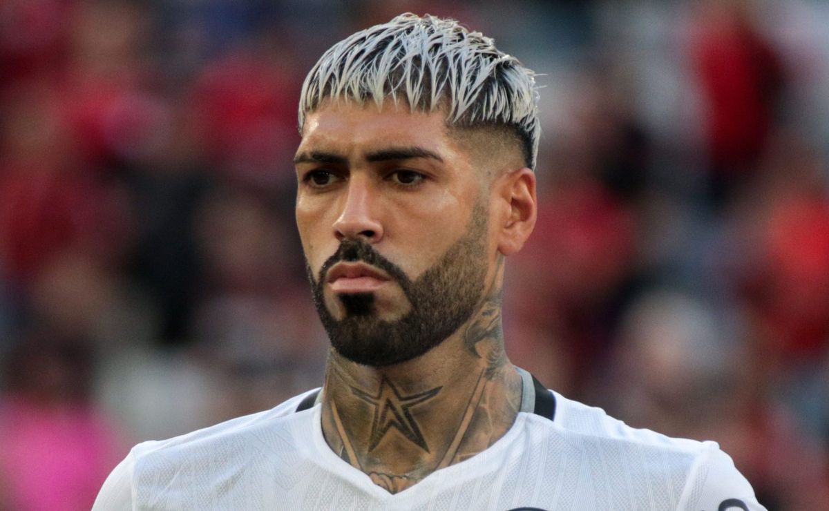 Alexander Barboza destaca trabalho do Botafogo na busca por títulos na temporada