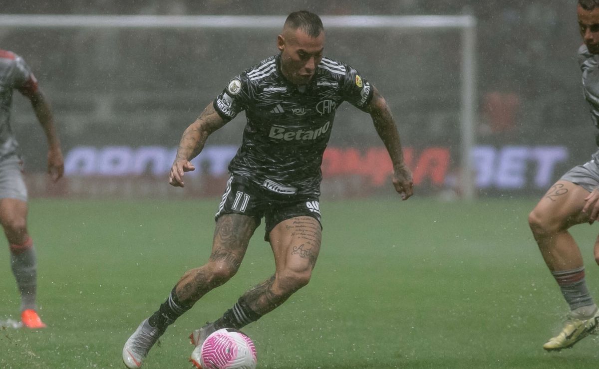 Internacional fica perto de assinar com Vargas e sela saída de Wanderson para 2025