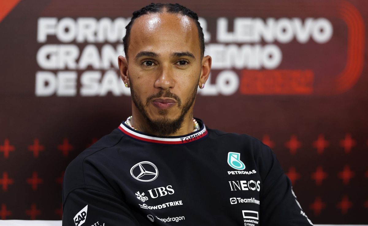 Hamilton admite que cogitou abandonar Mercedes após GP do Brasil