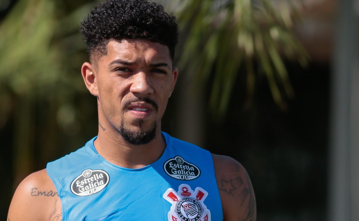 André Hernan atualiza situação e diz que não há nada entre São Paulo e Douglas Augusto