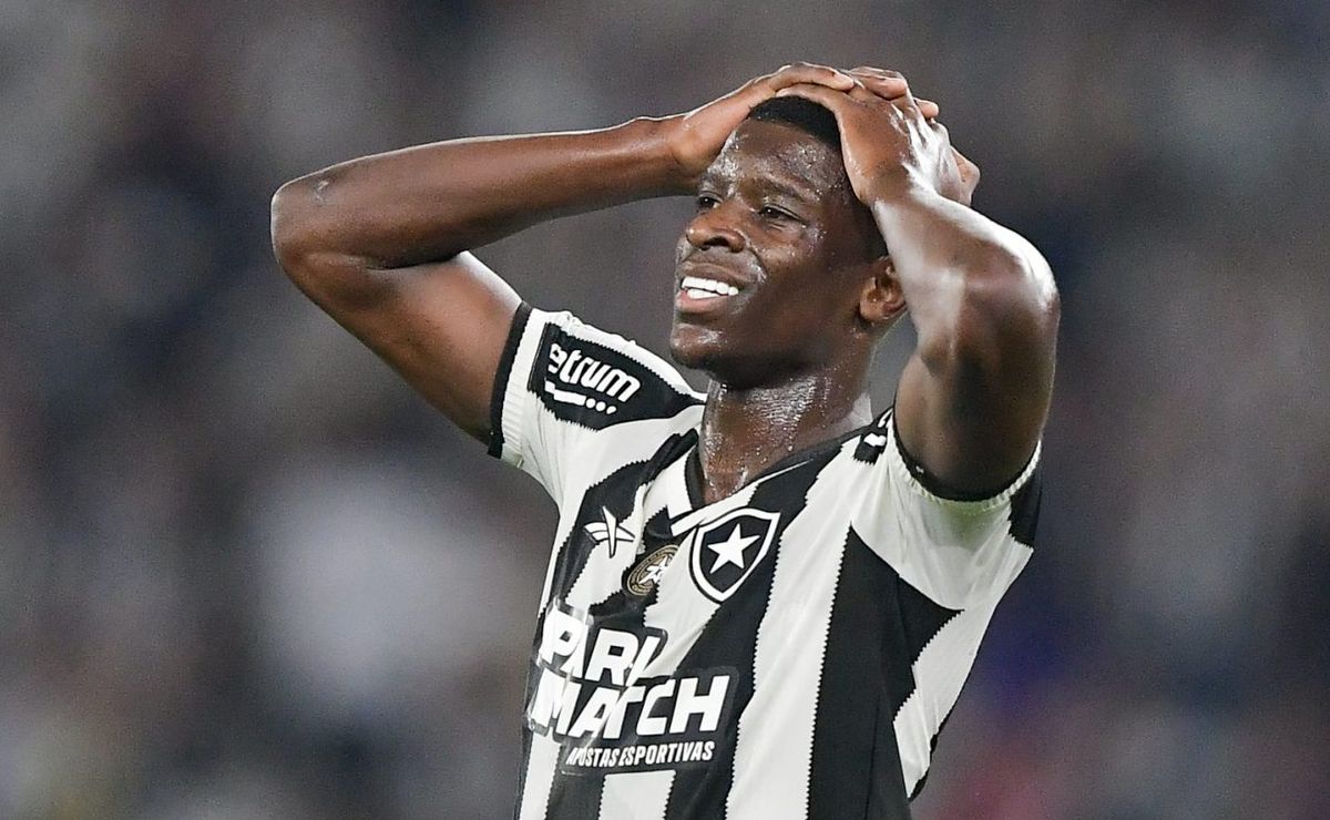 Bernard quebra o silêncio e rebate falas de Luiz Henrique, do Botafogo: “Segurar a língua”