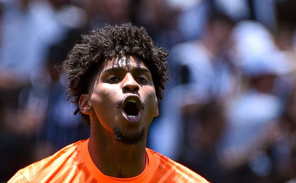 Flamengo recebe nova decisão do Corinthians sobre Hugo Souza e última proposta será apresentada