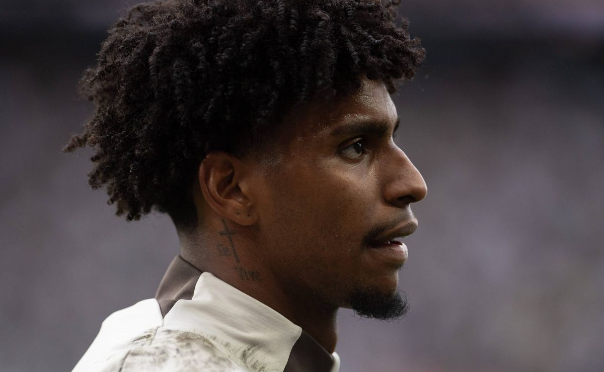 Corinthians age rápido com nova estratégia por Hugo Souza para Flamengo não poder recusar