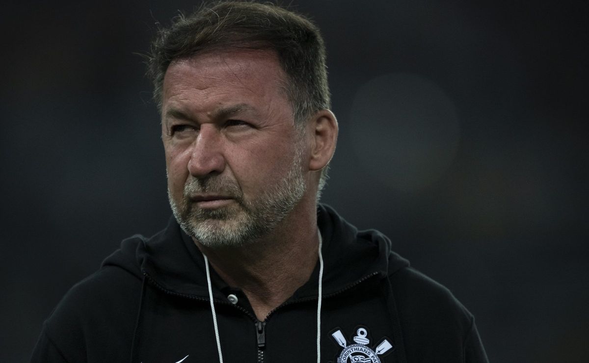 Augusto Melo quebra o silêncio e faz acusação grave sobre impeachment no Corinthians: “Golpe”