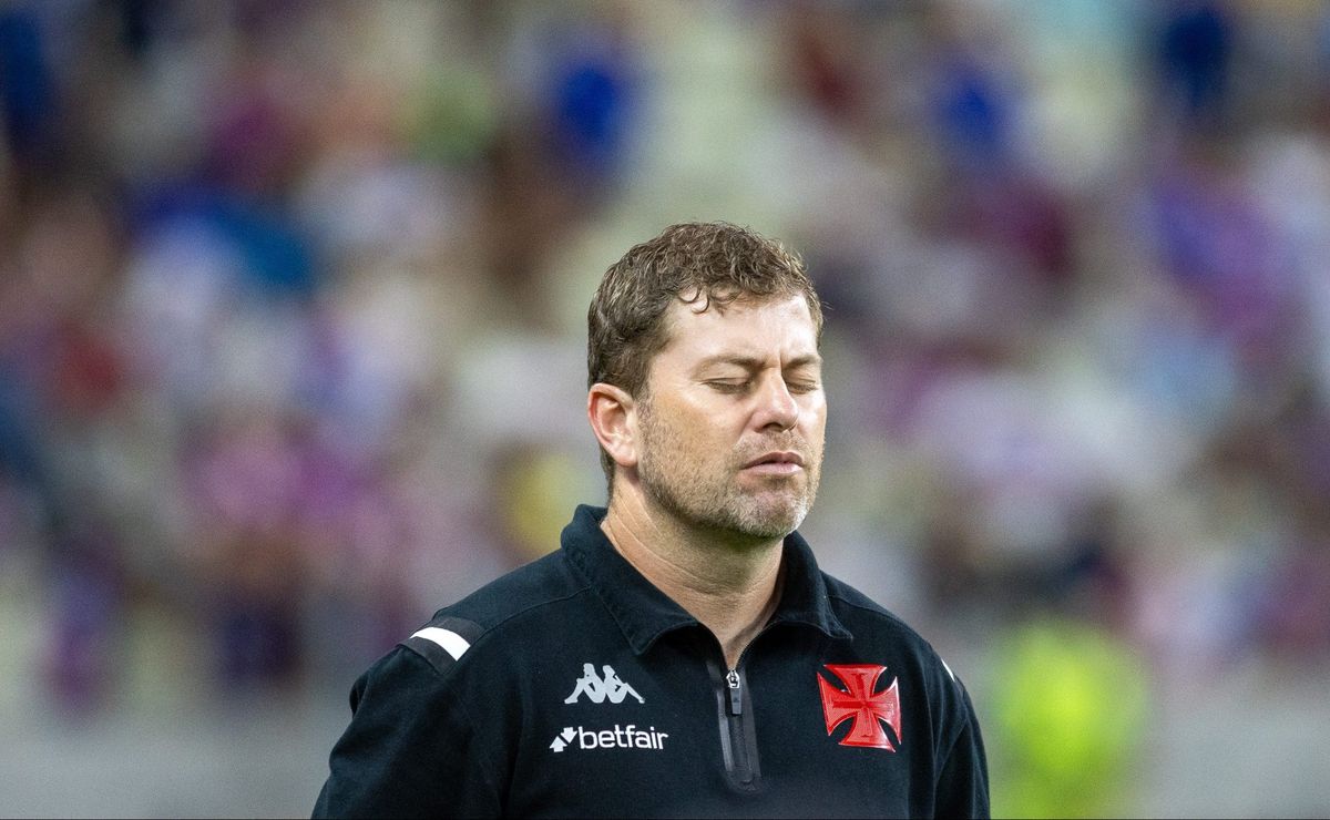 Situação azeda para Rafael Paiva e técnico é demitido do Vasco