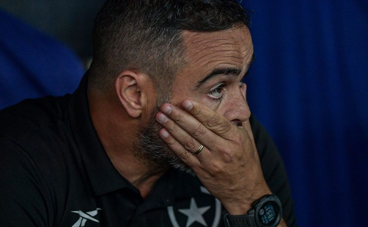 Marlon Freitas e +1 são expostos por Artur Jorge antes de Palmeiras x Botafogo