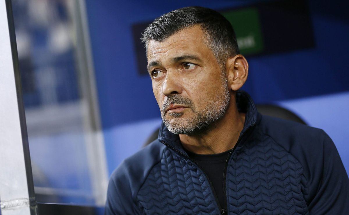 Santos mira novas opções e deve contatar Sérgio Conceição, ex-Porto: “A qualquer momento”