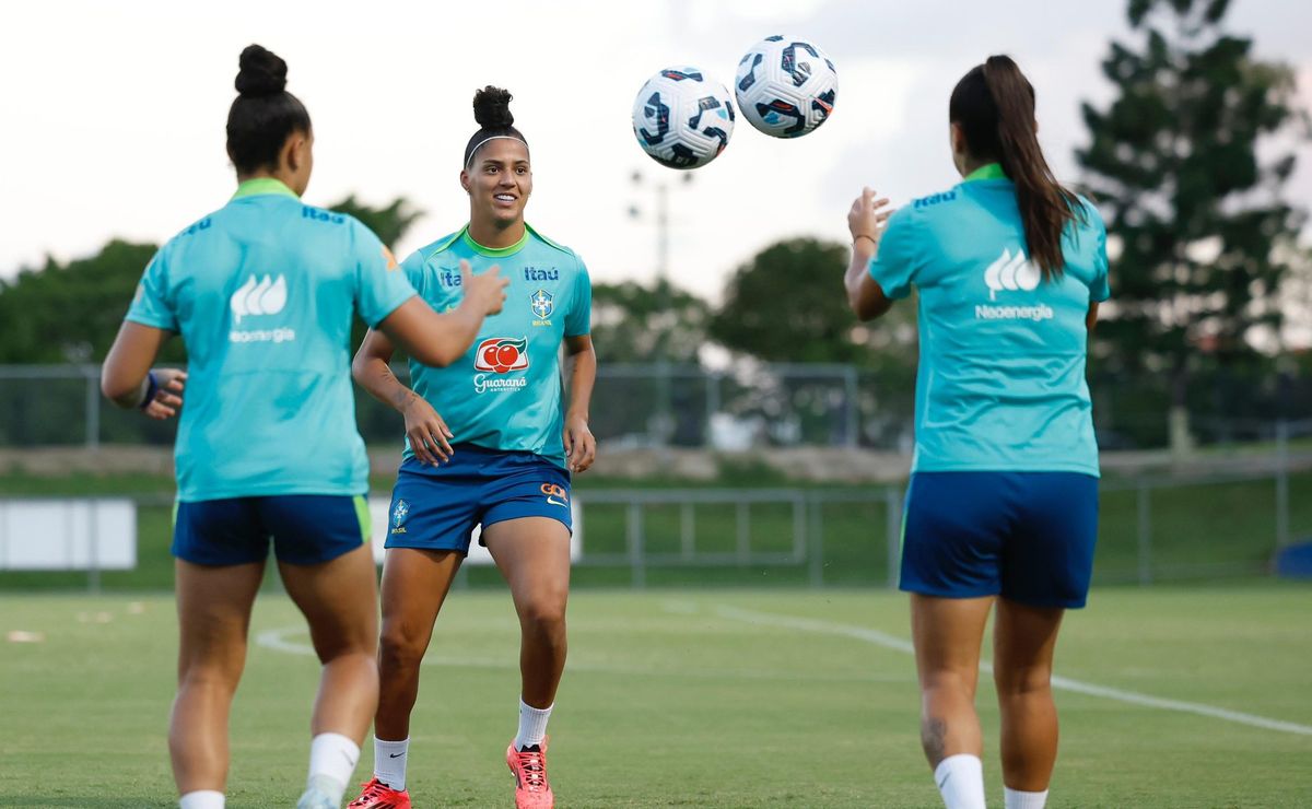 Seleção de Arthur Elias realiza primeiro treino para os amistosos contra a Austrália, em Brisbane