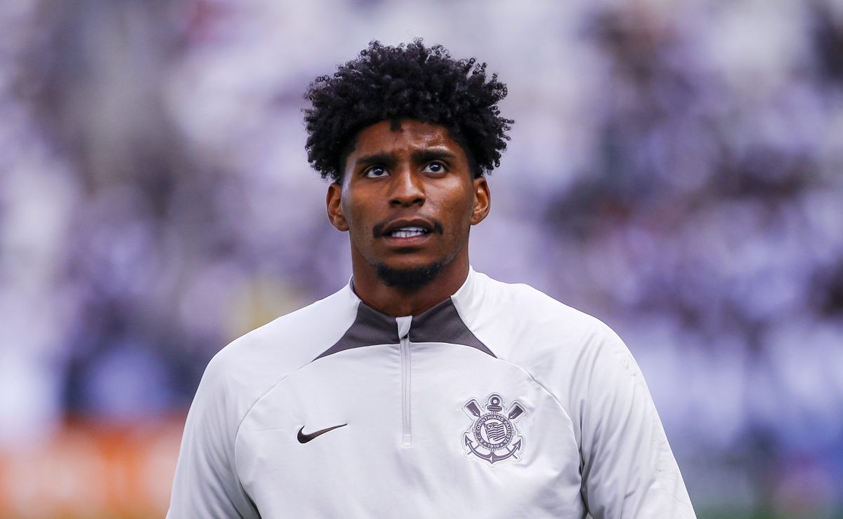 Flamengo cumpre o que está no contrato com Corinthians sobre Hugo Souza, afirma Bruno Spindel