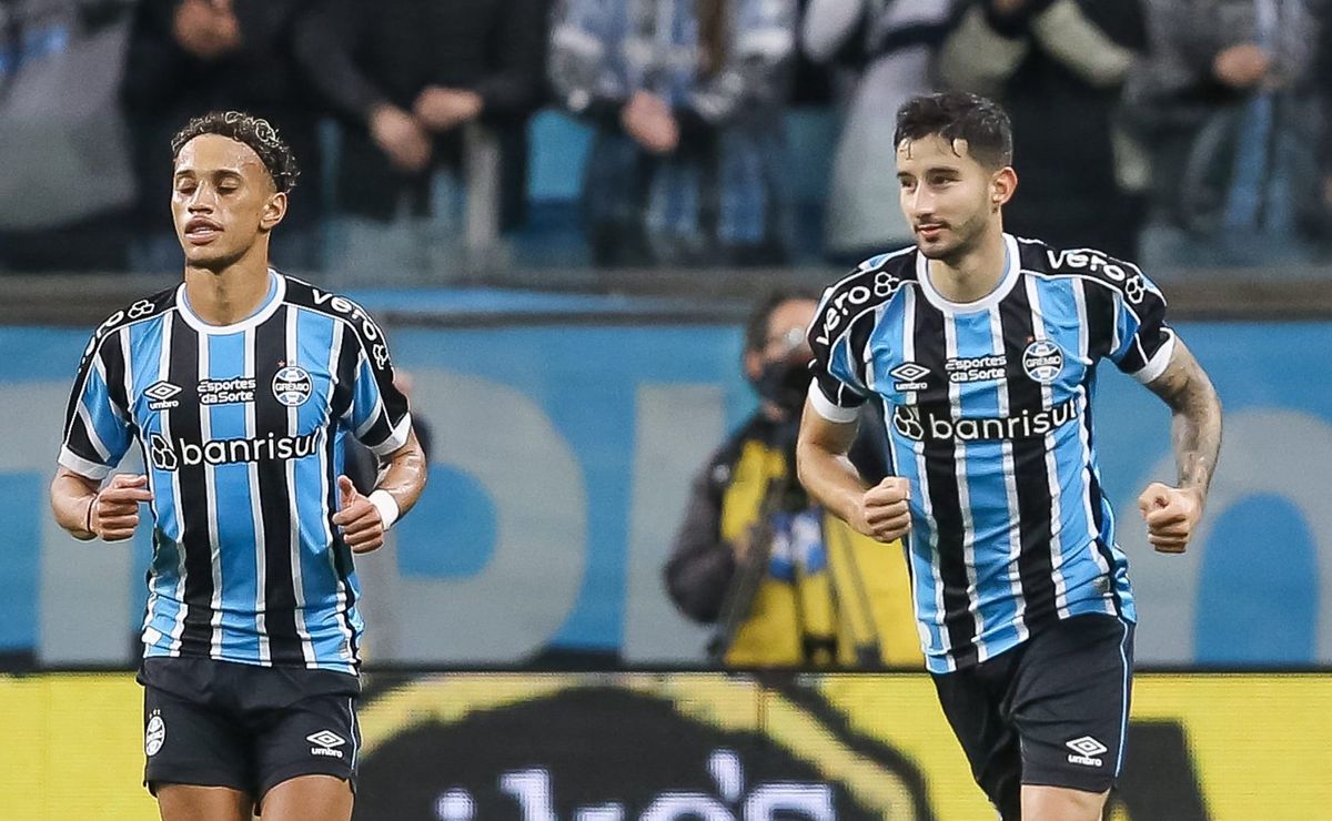 Com indicação do CIFUT, Corinthians demonstra interesse no meia Bitello, ex-Grêmio e hoje na Rússia