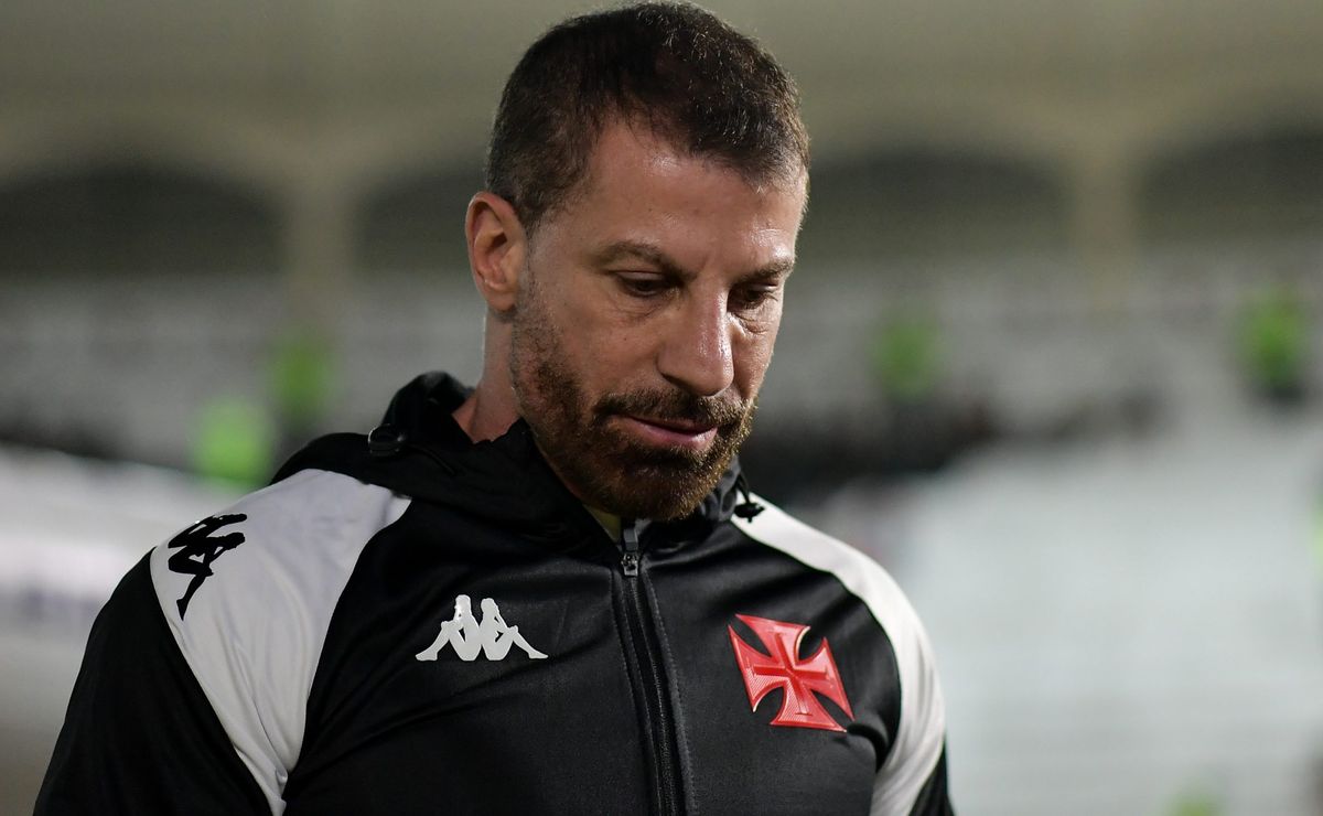 Pedrinho toma decisão sobre treinador do Vasco em 2025 após demissão de Rafael Paiva: “É evidente”