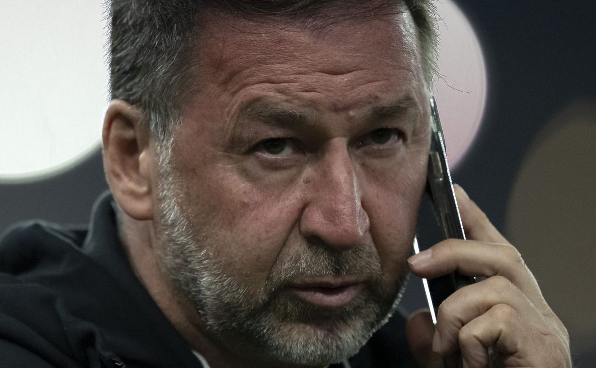 Augusto Melo é comunicado no Corinthians sobre avanço do Santos pela contratação de Luís Castro