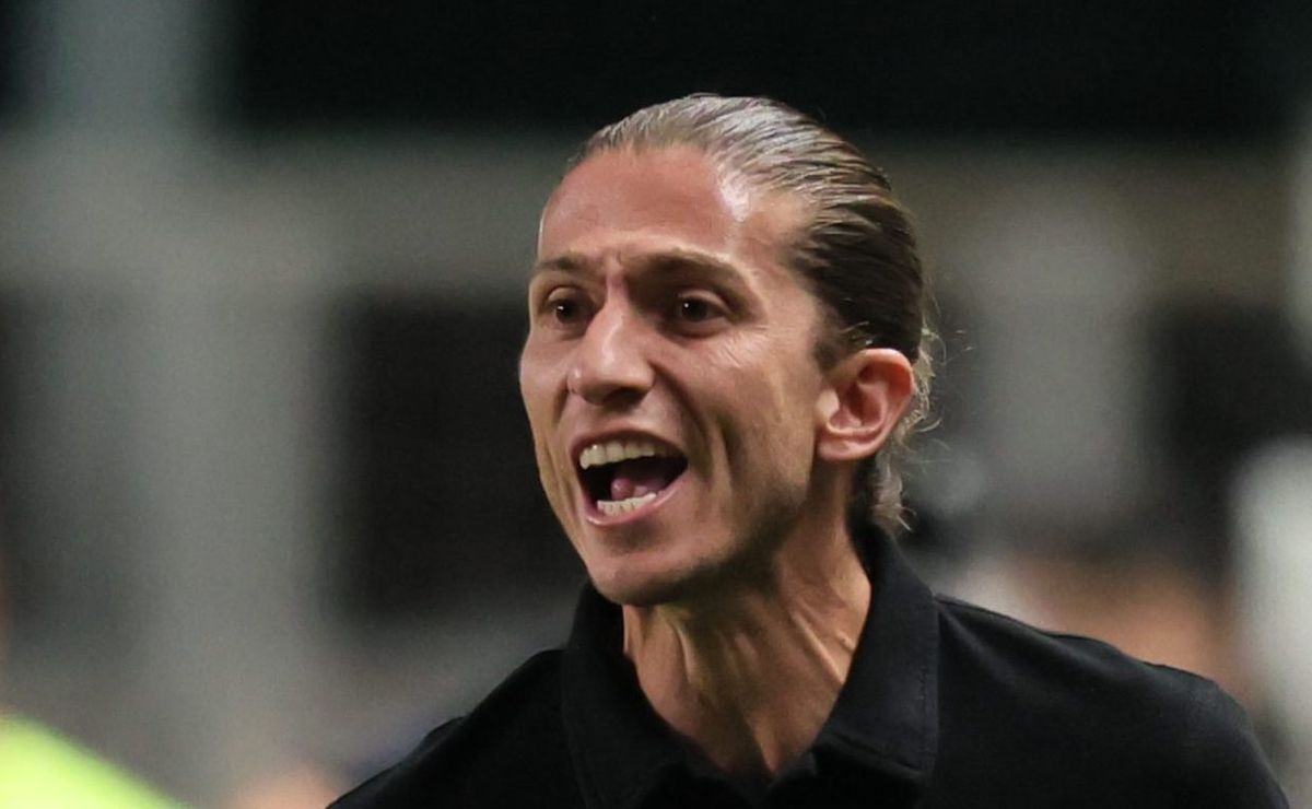 Filipe Luís libera e Flamengo decide negociar lateral após o Super Mundial da FIFA