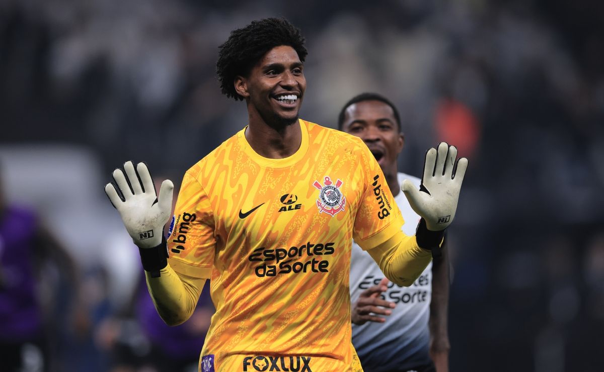 Hugo Souza custou mais de R$ 7 milhões desde a sua chegada ao Corinthians