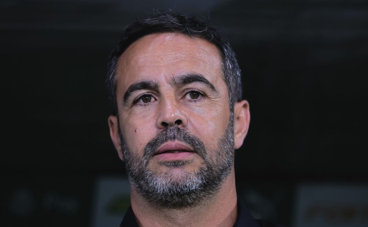 Artur Jorge cita o Internacional durante análise após Palmeiras x Botafogo: “Reta final terrível”