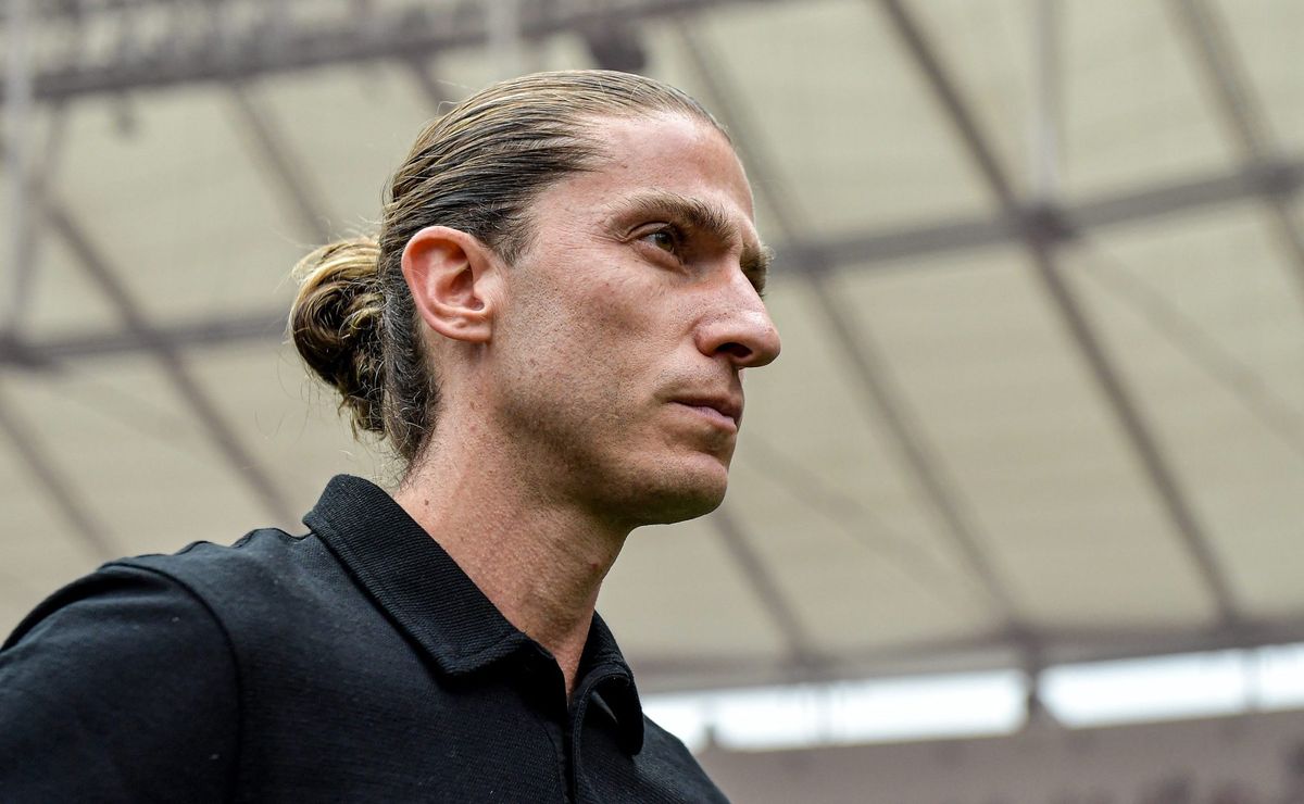 Filipe Luís dá férias a jogadores do Flamengo e dá esperanças ao Internacional no Brasileirão