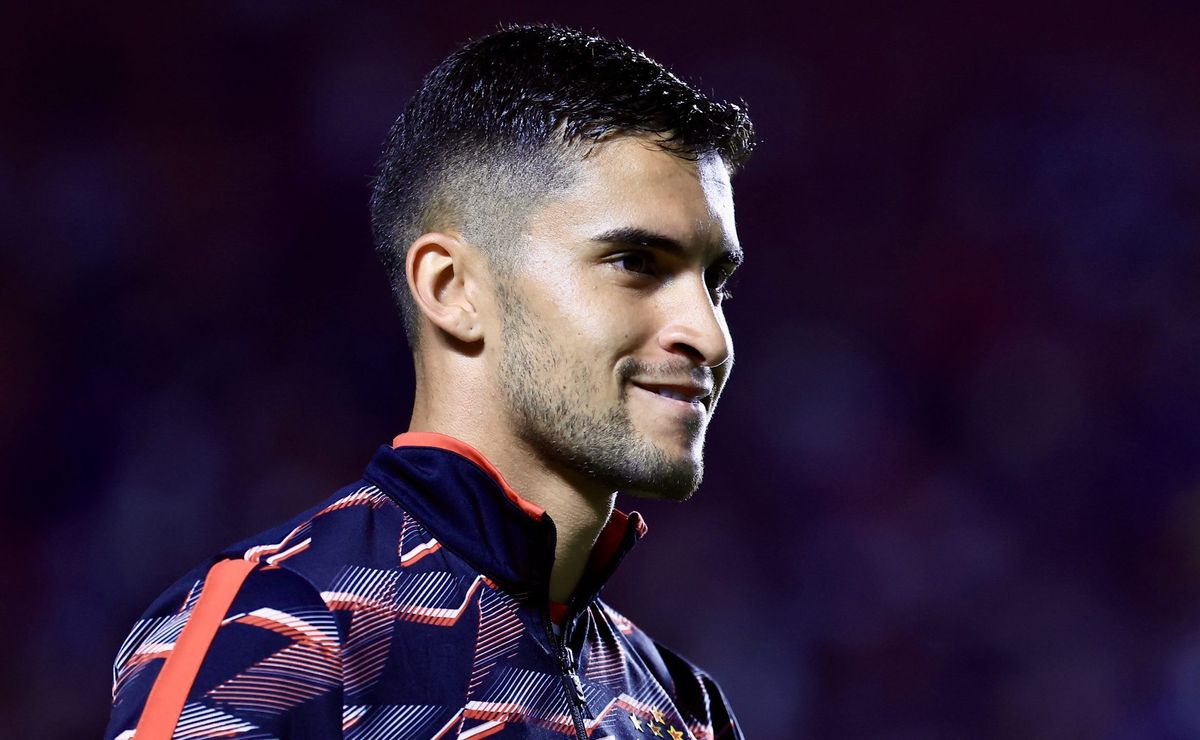 São Paulo prepara lista de vendas com Nestor, Bobadilla, Ferraresi e +2