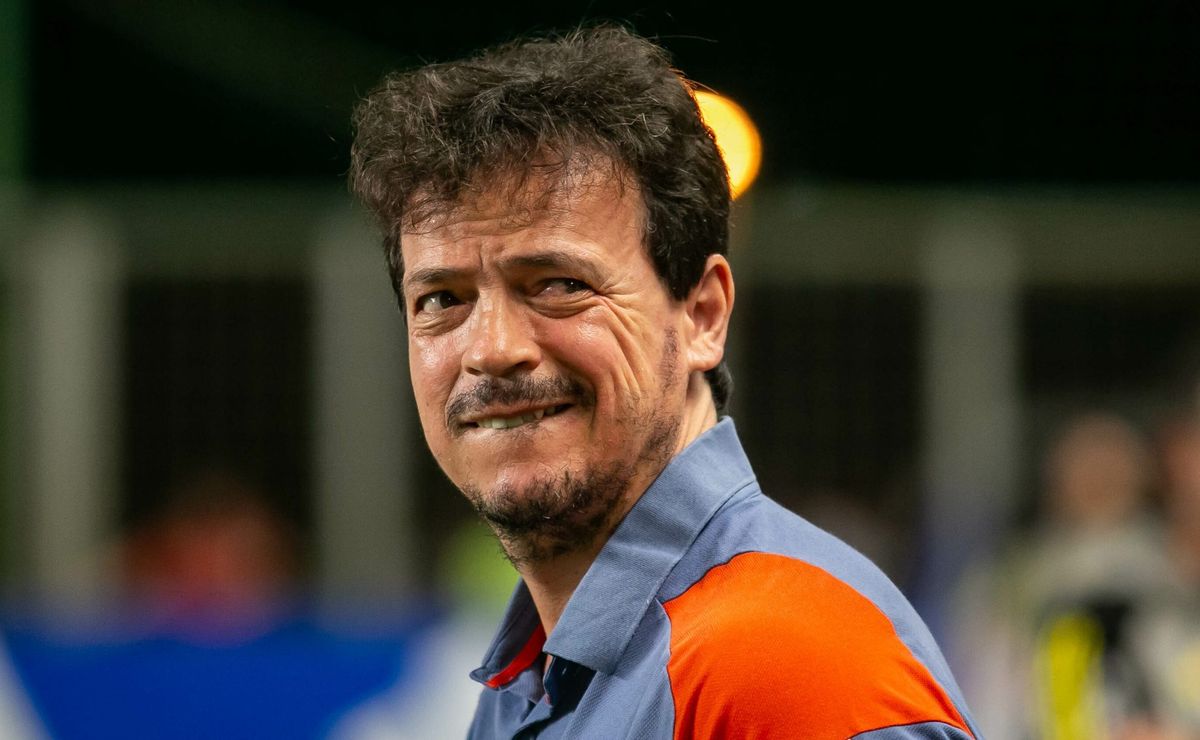 Vasco faz sondagem por Fernando Diniz e treinador comunica ao Cruzeiro sobre sua decisão