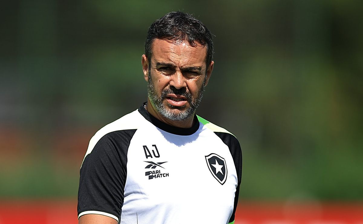 Artur Jorge exalta o nível do elenco e ignora modéstia antes de Atlético-MG x Botafogo: “Bagagem”