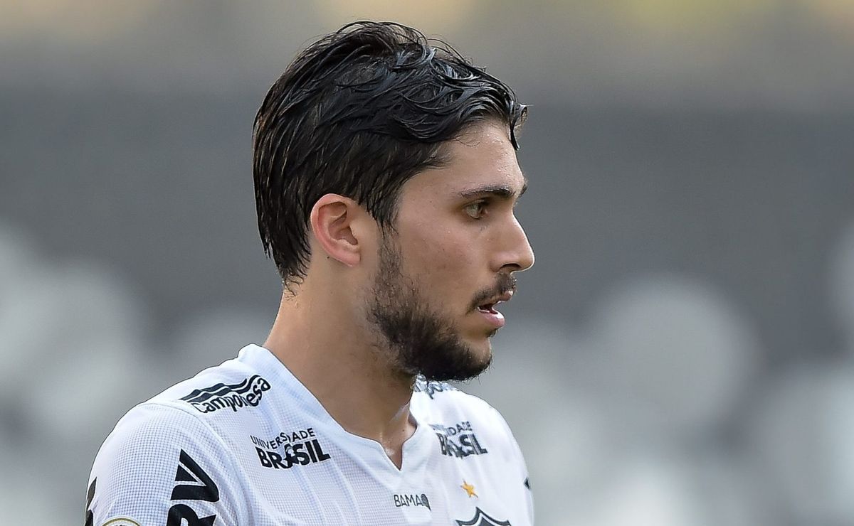 Internacional pode contratar zagueiro Igor Rabello, do Atlético-MG, diz jornalista