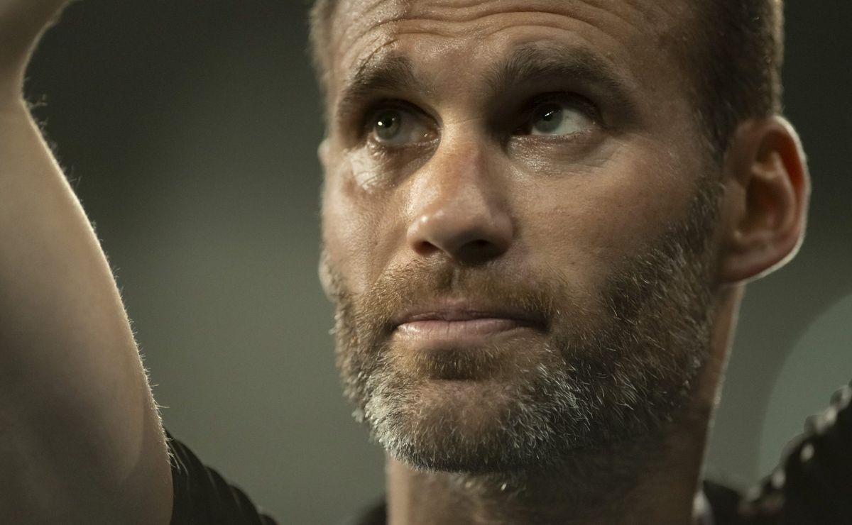 Joel Carli faz análise e manda a real sobre Botafogo x Atlético-MG: “São muitos anos”