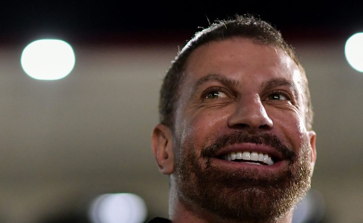 Atacante ex-Bordeaux negocia com o Vasco de Pedrinho e acordo até 2027 é discutido