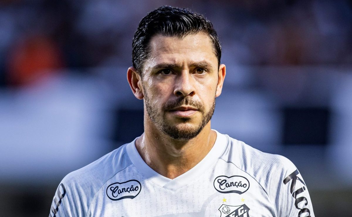 Giuliano toma nova decisão na carreira 10 dias após sair do Santos