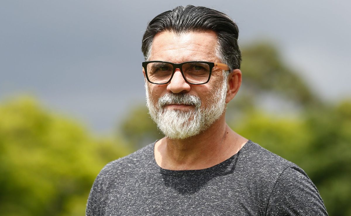 Ricardo Rocha acredita que venda precoce de jogadores brasileiros atrapalha desempenho na Seleção Brasileira