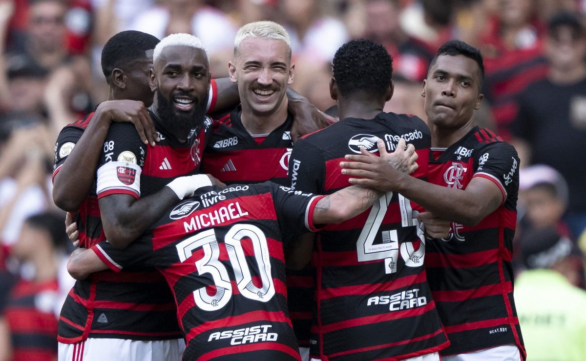 Torcida do Flamengo picha CT pedindo derrota para prejudicar o Fluminense