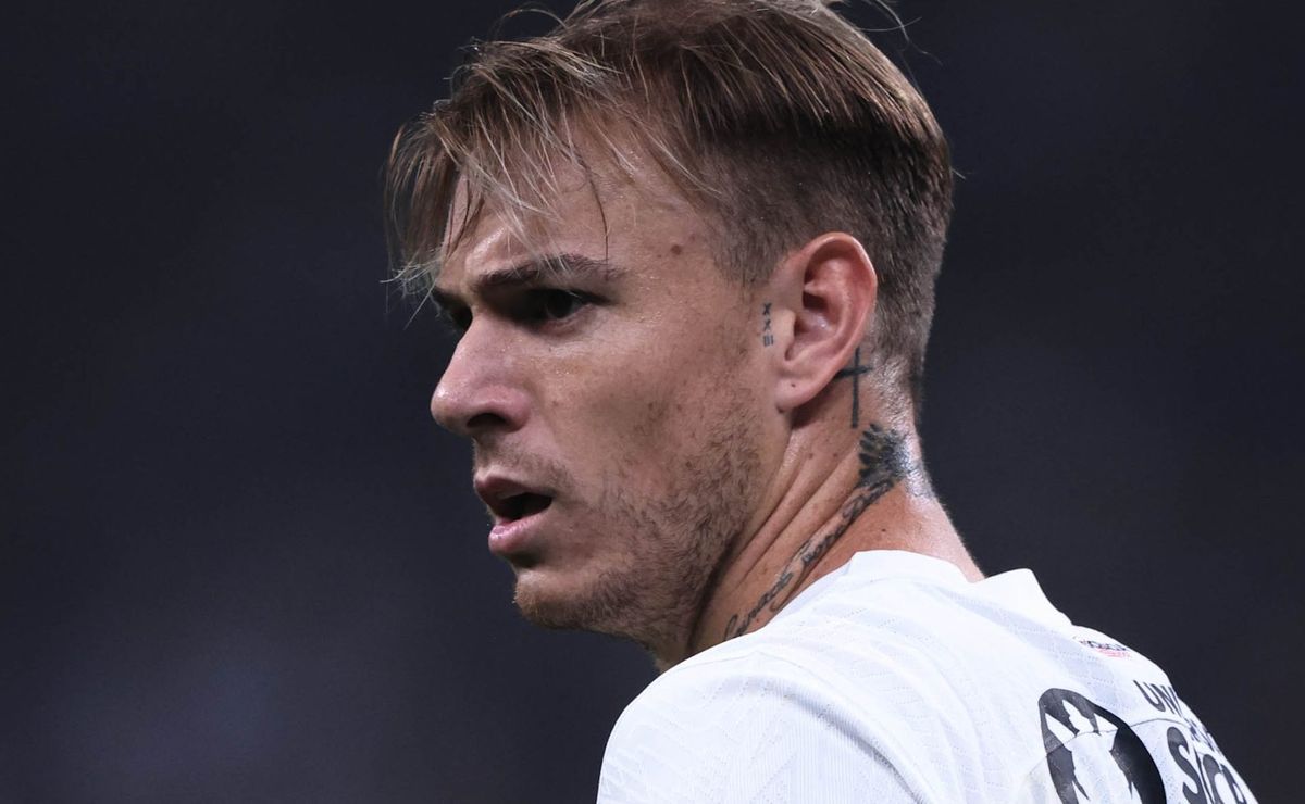 Róger Guedes pode ser rival do Corinthians em 2025 para atuar em tricampeão da Libertadores