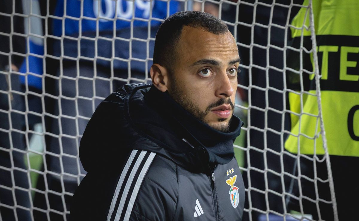 Textor quer 4 contratações no Botafogo e uma delas pode ser Arthur Cabral