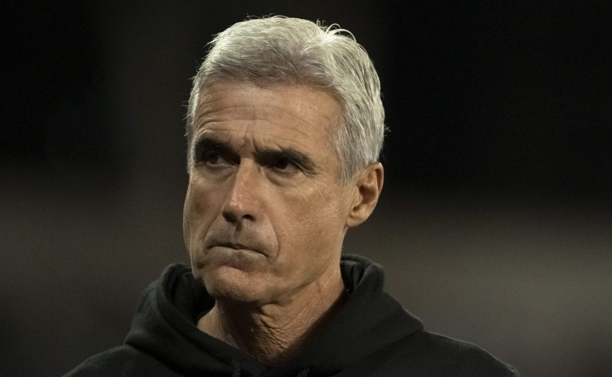 Luís Castro toma nova decisão envolvendo o Santos e pede mais tempo para escolher novo clube