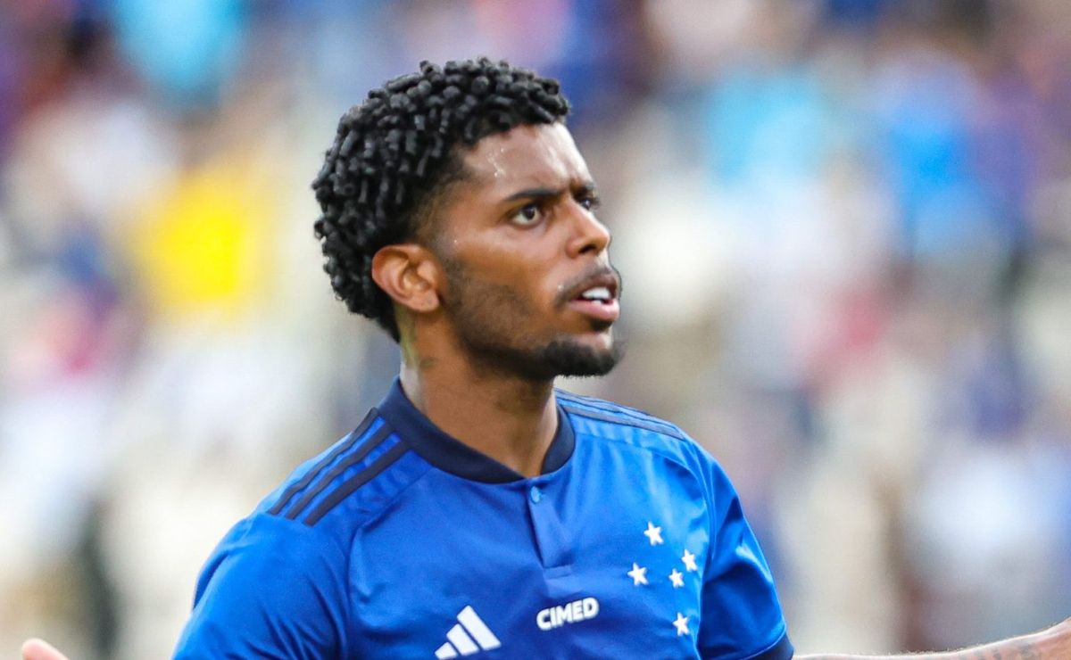 Além de Wesley Gasolina, Cruzeiro encaminha saída de outro lateral que é Helibelton Palacios