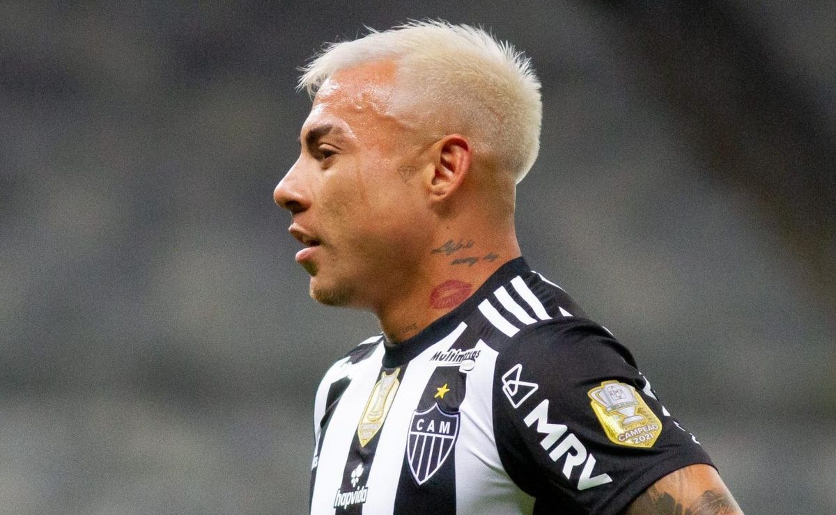 Eduardo Vargas pode estar de chegada ao Santos após ser oferecido, mas situação não empolga