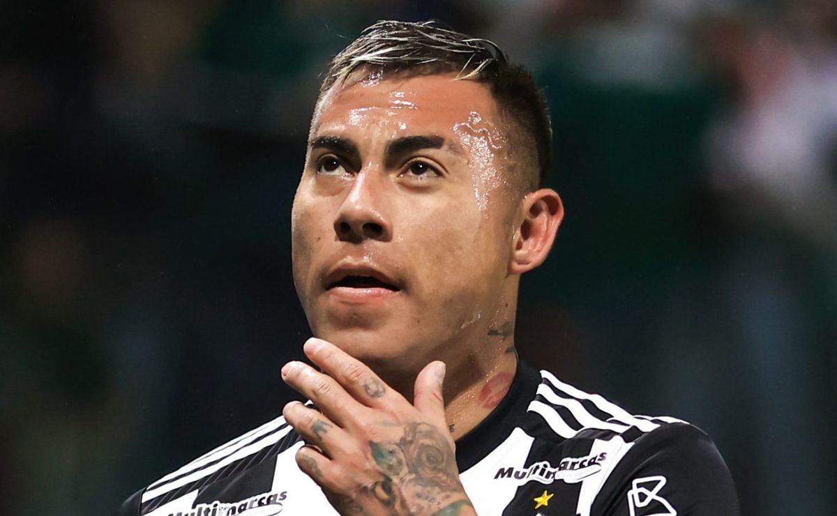 Salário de Eduardo Vargas no Atlético-MG pode afastar atacante do Internacional