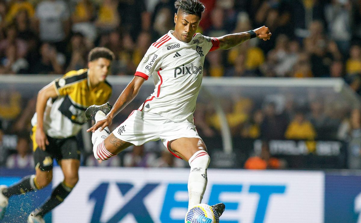 Bruno Henrique marca e Flamengo vence Criciúma por 3 a 0 no Brasileirão